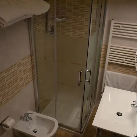 Πανσιόν Hellorooms Lungomare Matteotti 21 A 700 Mt Dal Centro Citta 4*